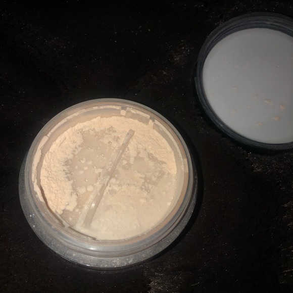 estée lauder translucent setting powder - Picture 3 of 3